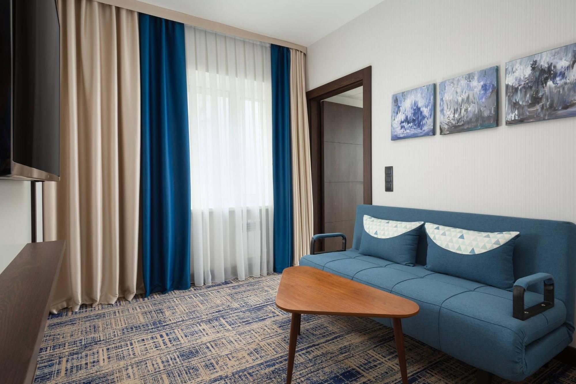 Courtyard By Marriott Tashkent Hotel Exterior photo