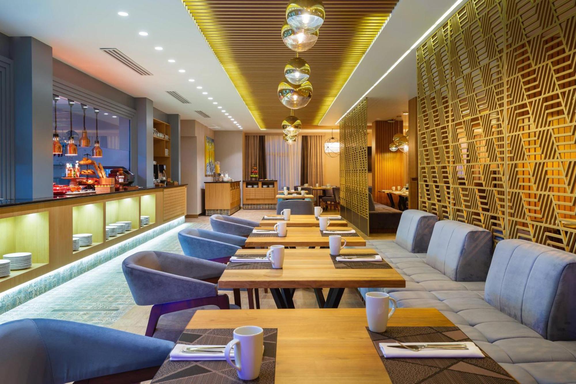 Courtyard By Marriott Tashkent Hotel Exterior photo