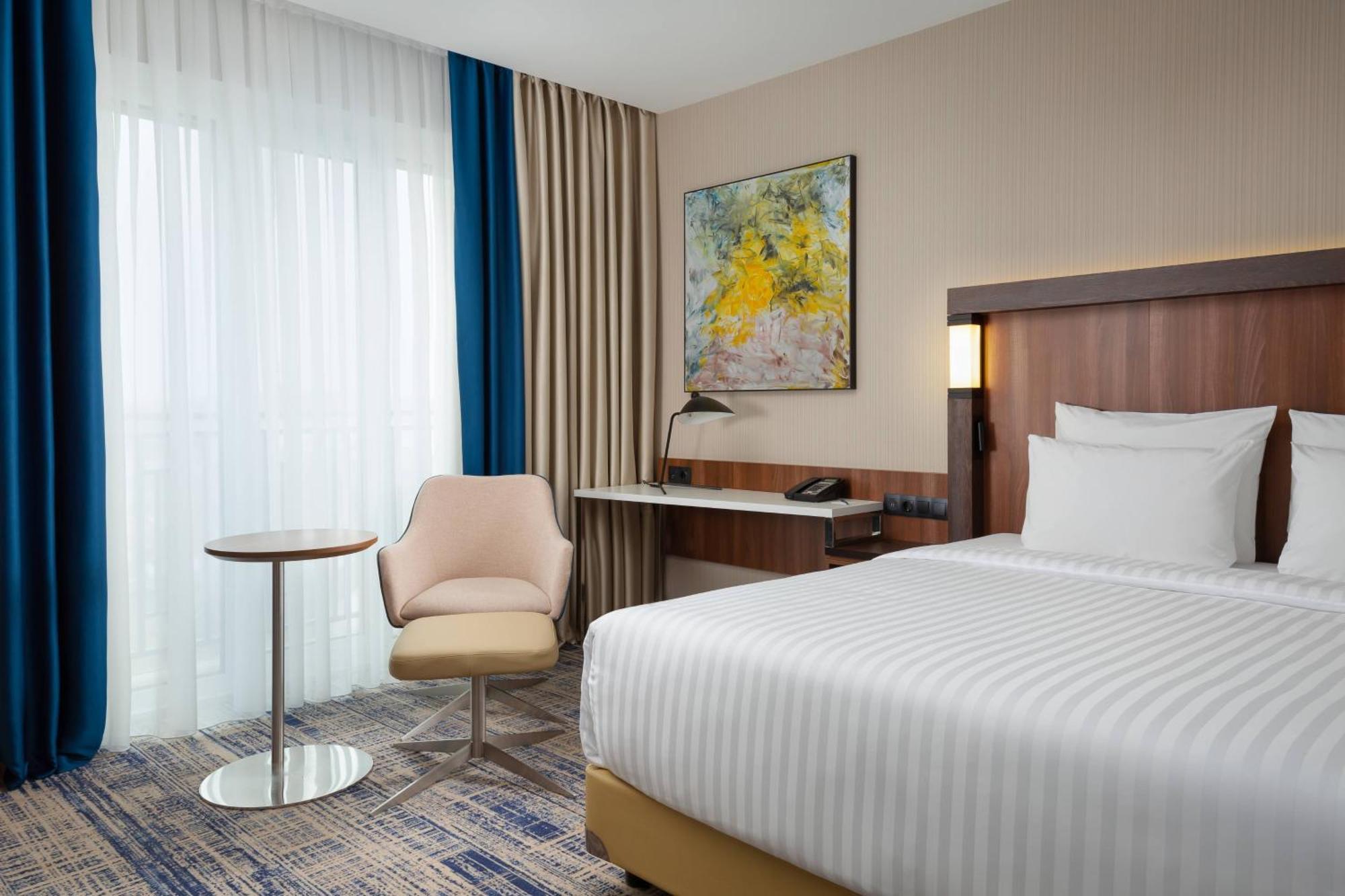 Courtyard By Marriott Tashkent Hotel Exterior photo