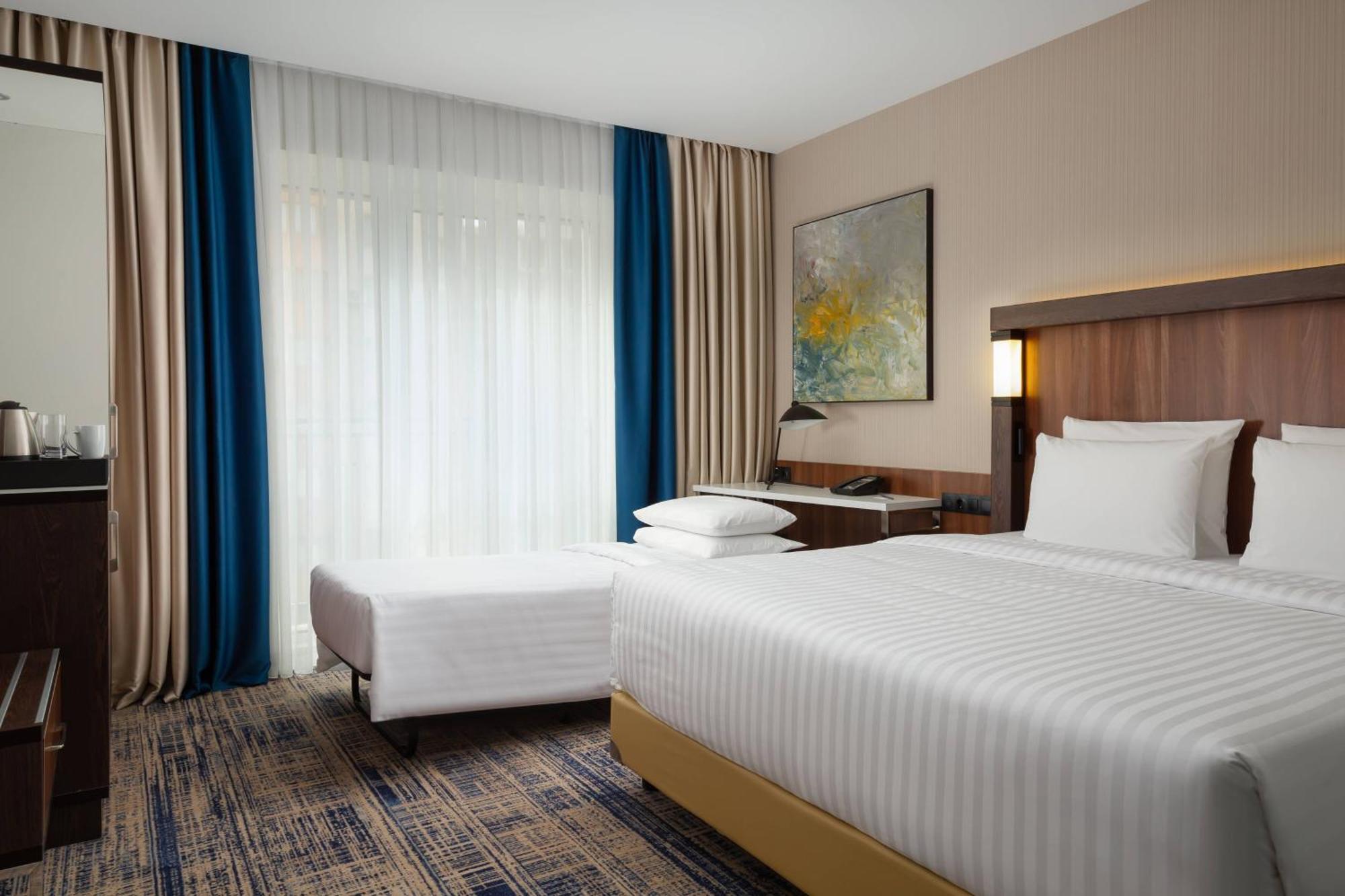 Courtyard By Marriott Tashkent Hotel Exterior photo